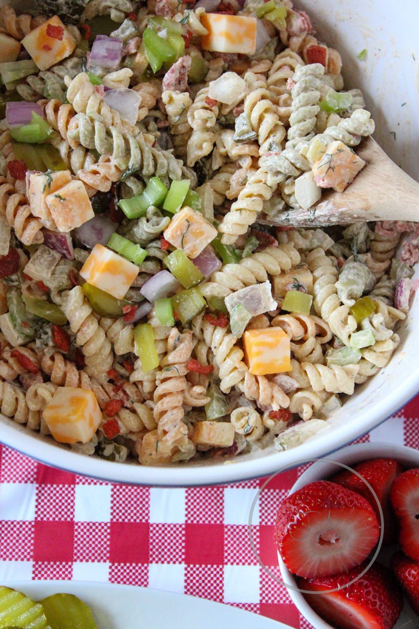 Crunchy Dill Pickle Pasta Salad Set 1 of 5